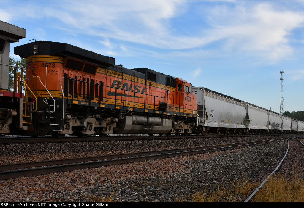 BNSF 4673 Roster shot.